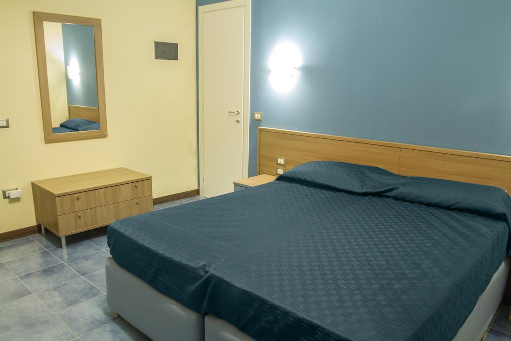 Duomo 89 Bed & Breakfast Naples Room photo