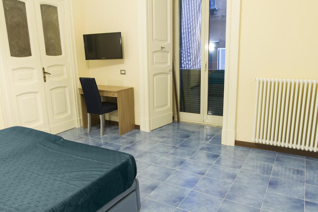 Duomo 89 Bed & Breakfast Naples Room photo